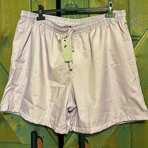 Nike Men Shorts - Picture 1 of 5